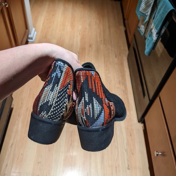 Charleston Shoe Co Aiken Bootie 7 black suede - Picture 7 of 9